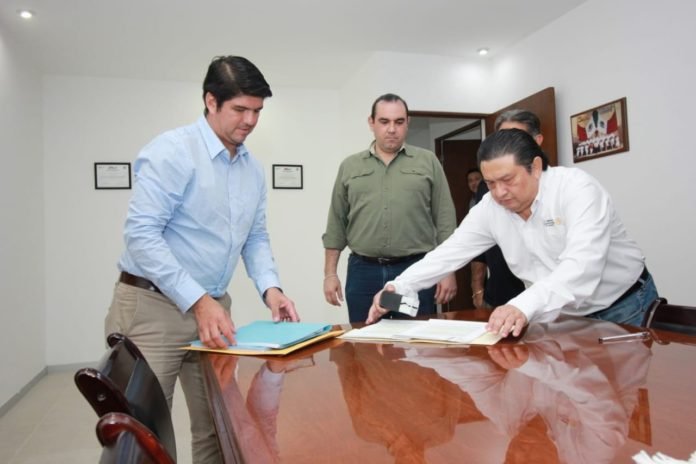 El Gobierno de Yucatán entrega plan de contingencia al Congreso local