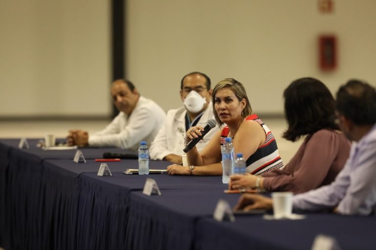 representantes de hospitales públicos y privados refrendan trabajo con el Gobierno