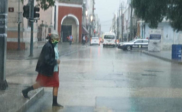 Fuertes lluvias este martes por paso de onda tropical sobre la Península
