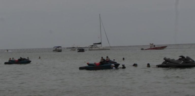 Invasión de temporadistas desde Chicxulub Puerto hasta Uaymitún