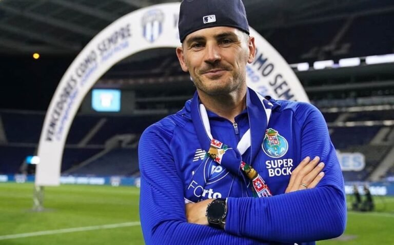 Iker Casillas se retira oficialmente del futbol