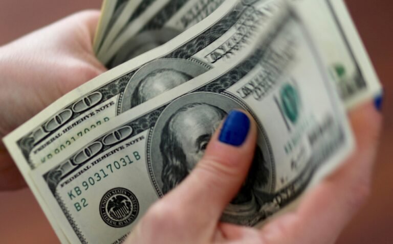 Precio del dólar hoy: Peso gana tras 6 sesiones de caídas