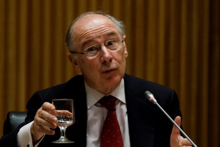 Absuelven a acusados en caso Bankia, incluido el ex director del FMI