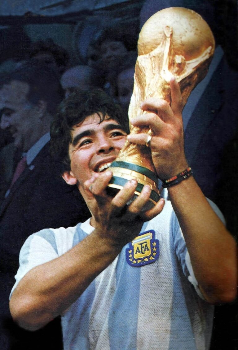 “El Diego es eterno”: Messi; jugaremos en el cielo: Pelé
