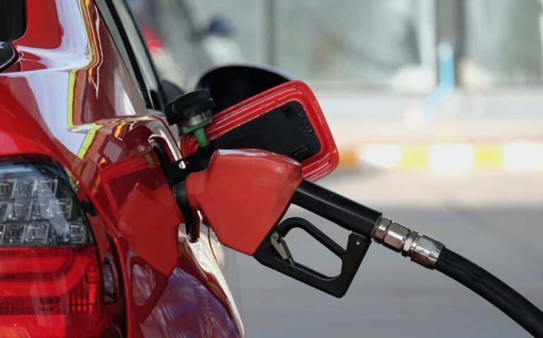 Quejas de consumidores suben; gasolineras que no dan litros completos: Profeco