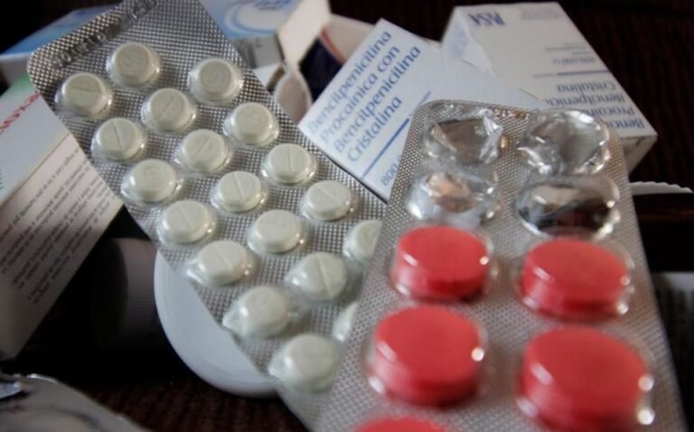 Alertan desabasto de medicamentos en México por falta de contratos