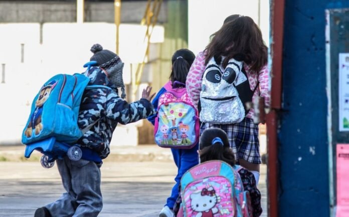 regresar-clases-presenciales-encuentran-semaforo_0_1_1200_745