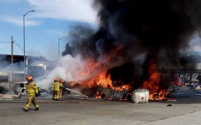 Suman 19 muertos tras carambola en la autopista México-Puebla