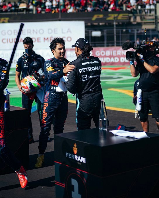 Hamilton reconoce el histórico triunfo de ‘Checo’ Pérez en el GP de México