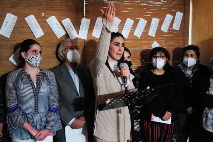 Familiares de Rosario Robles inician “resistencia civil; anuncian concentraciones en la Glorieta de la Palma