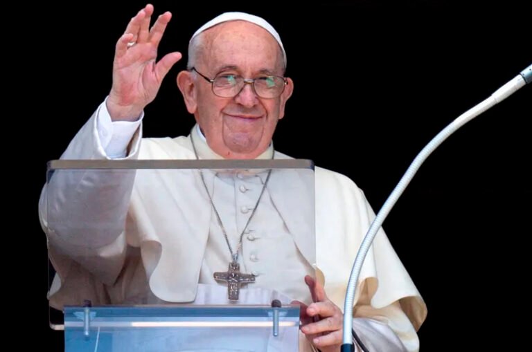 Papa Francisco viajará a Canadá para pedir perdón a indígenas por abusos