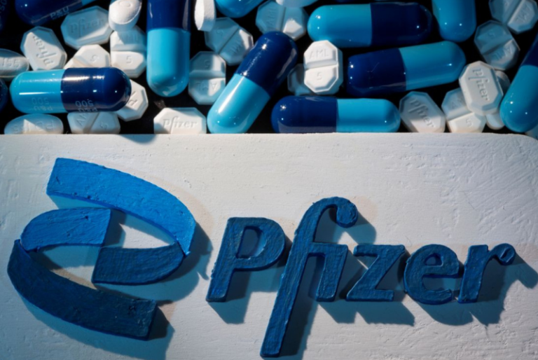 Pfizer anuncia que su pastilla COVID reduce 89% casos de muerte e inhibe a ómicron