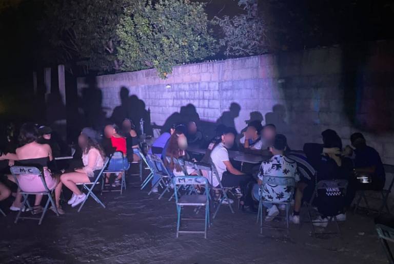 Detienen a dos por fiesta clandestina en Kanasín; había alcohol, drogas y menores de edad
