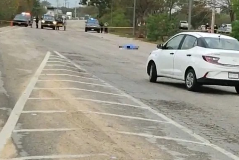 Hombre muere atropellado al cruzar el Periférico de Mérida