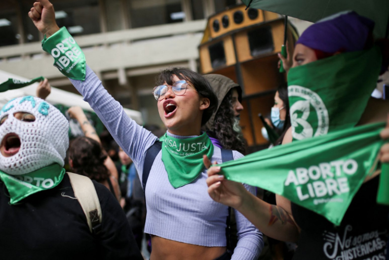 Colombia despenaliza el aborto hasta las 24 semanas
