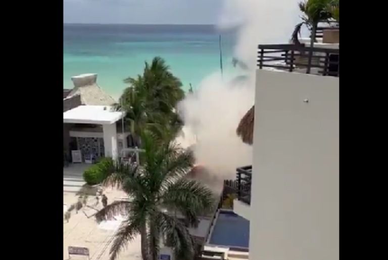 Se registra explosión en restaurante de Playa Mamitas: VIDEO