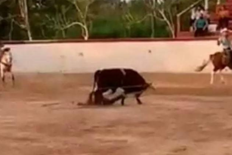 Adolescente sufre graves lesiones al participar en un torneo de lazo en Umán