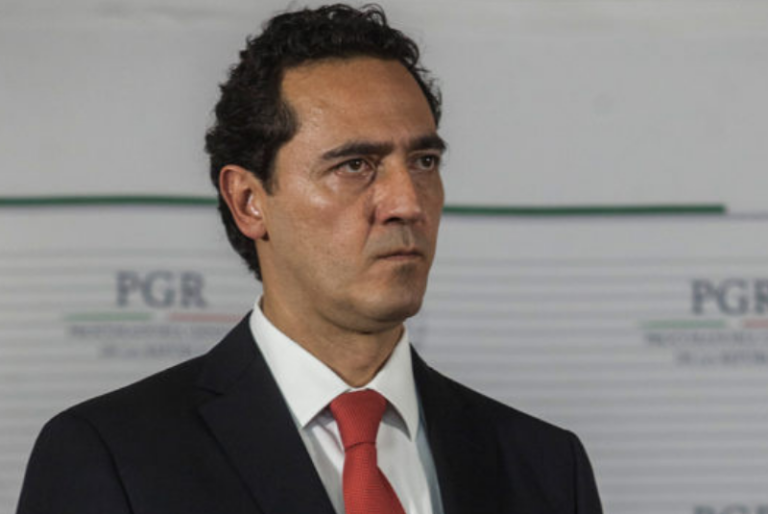 FGR investiga a Alberto Elías Beltrán, extitular de la PGR
