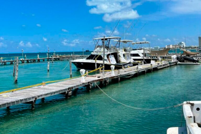 Asegura Fiscalía tres embarcaciones, operaban pese a la clausura del muelle en Cancún