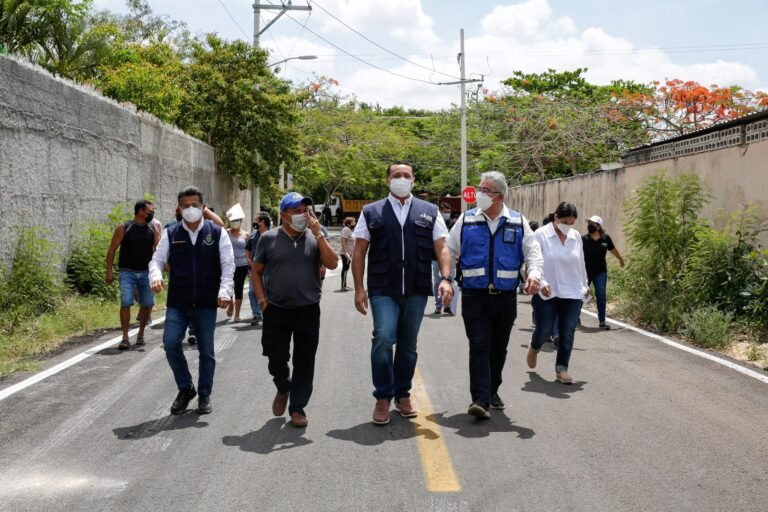 Renán Barrera cumple con acciones solidarias para alcanzar el rezago cero en las comisarías