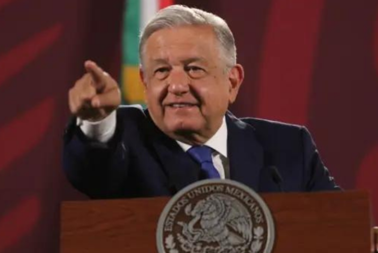 AMLO anuncia convocatoria para médicos especialistas; garantiza contratación con los “mejores sueldos”