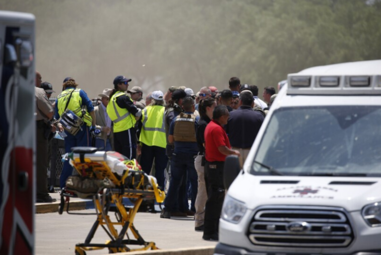 Suman 19 niños muertos tras el tiroteo en una escuela primaria de Texas