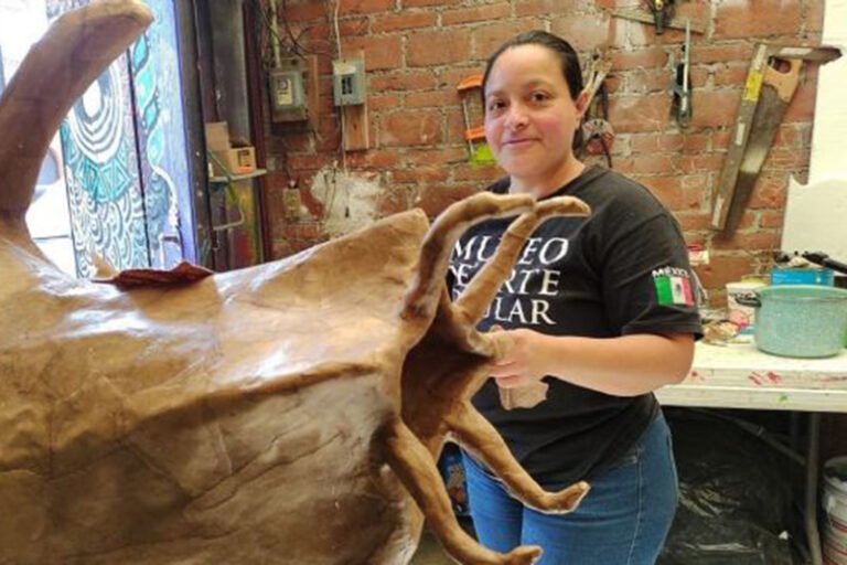 Alebrijes mexicanos viajan a Chicago para una exposición en Cantigny Park