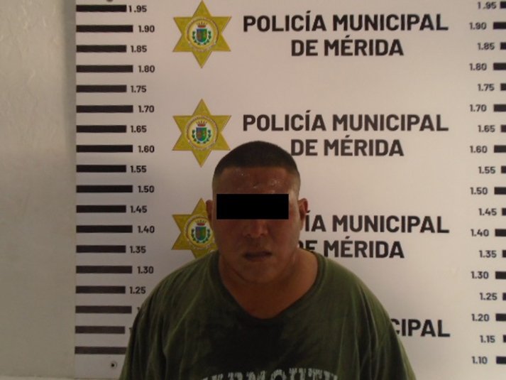 Detienen a hombre acusado de robo en el centro de Mérida