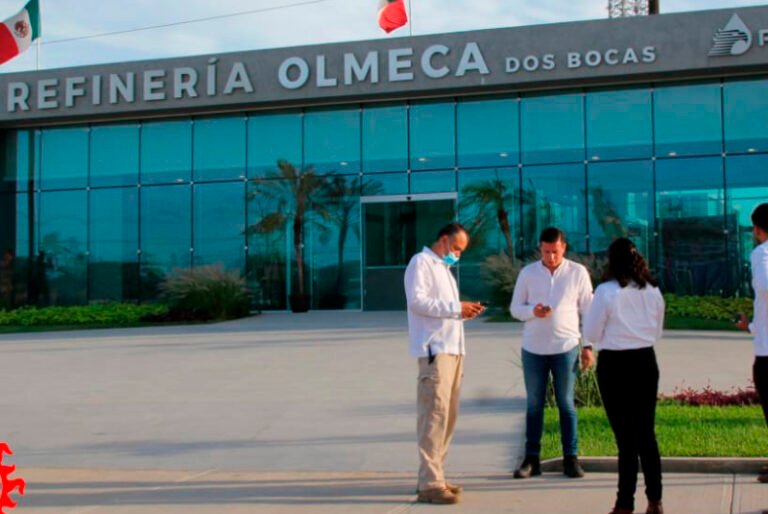 AMLO inaugura la primera etapa constructiva de la Refinería de Dos Bocas