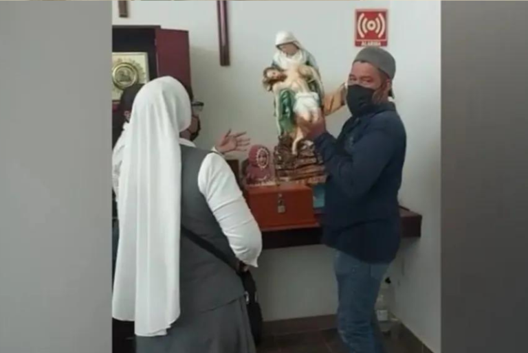 Desmantelan capilla del hospital Javier Buenfil Osorio de Campeche