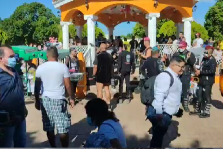 Super Caracoles graba “Súbete a mi mototaxi” en Kanasín