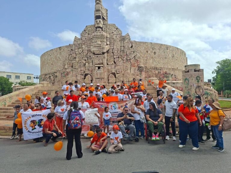 Familias recorren Paseo de Montejo para promover la inclusión y crear conciencia sobre el TDAH