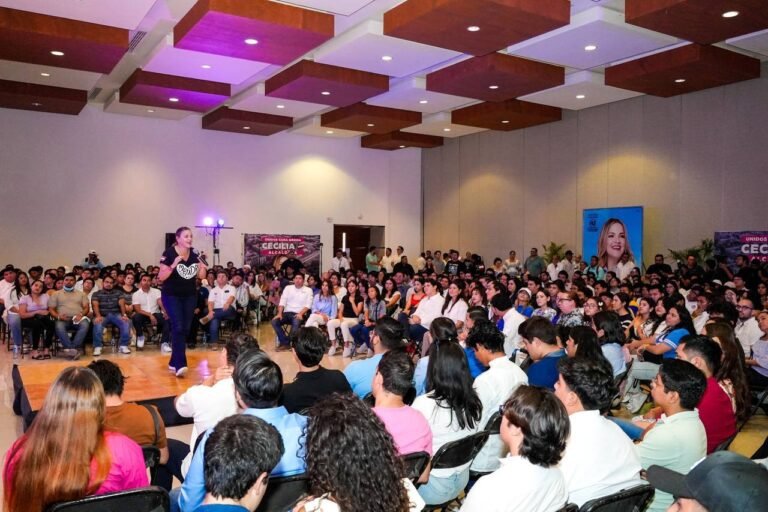 Cecilia Patrón ofrece un ayuntamiento con participación juvenil