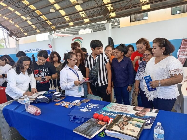 Éxito rotundo en la Feria Vocacional y Universitaria 2025 en Kanasín