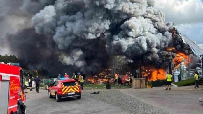 video-incendio-escenario-principal-tomorrowland-2025