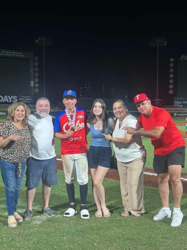 Joven beisbolista yucateco cumplirá el sueño americano tras conseguir beca universitaria en Miami